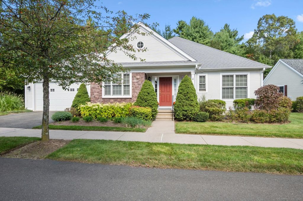 Photo of 1 Ashton Circle #1, Simsbury, CT 06070 (MLS # 24135310)