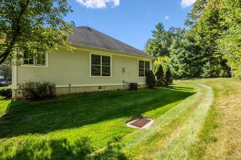 Tiny photo for 1 Ashton Circle #1, Simsbury, CT 06070 (MLS # 24135310)