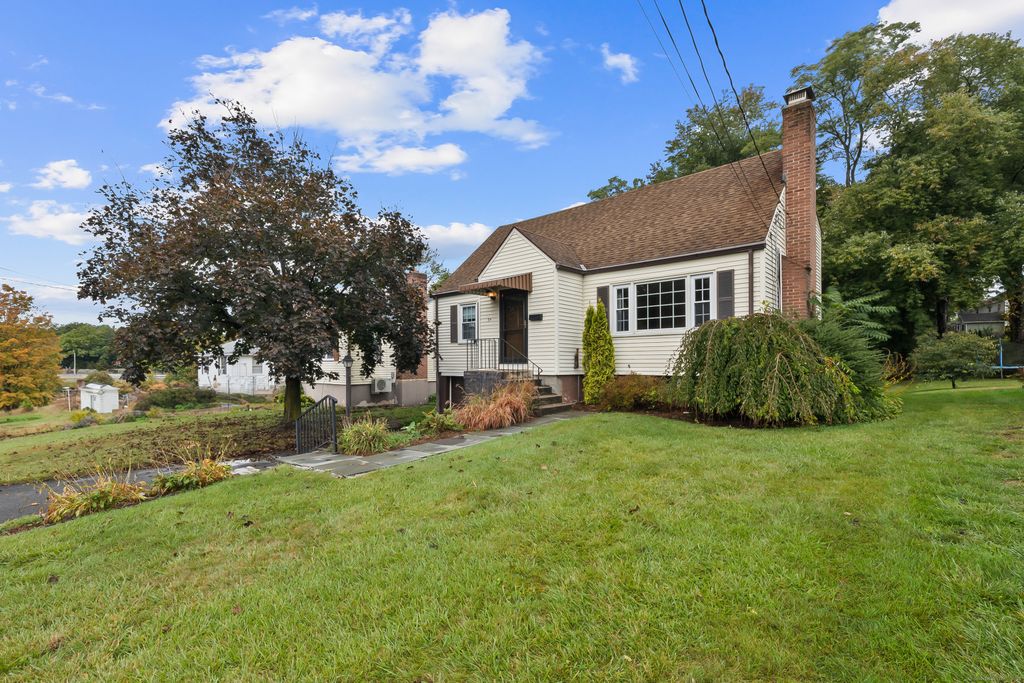 Photo of 54 Jackson Avenue, West Hartford, CT 06110 (MLS # 24132360)