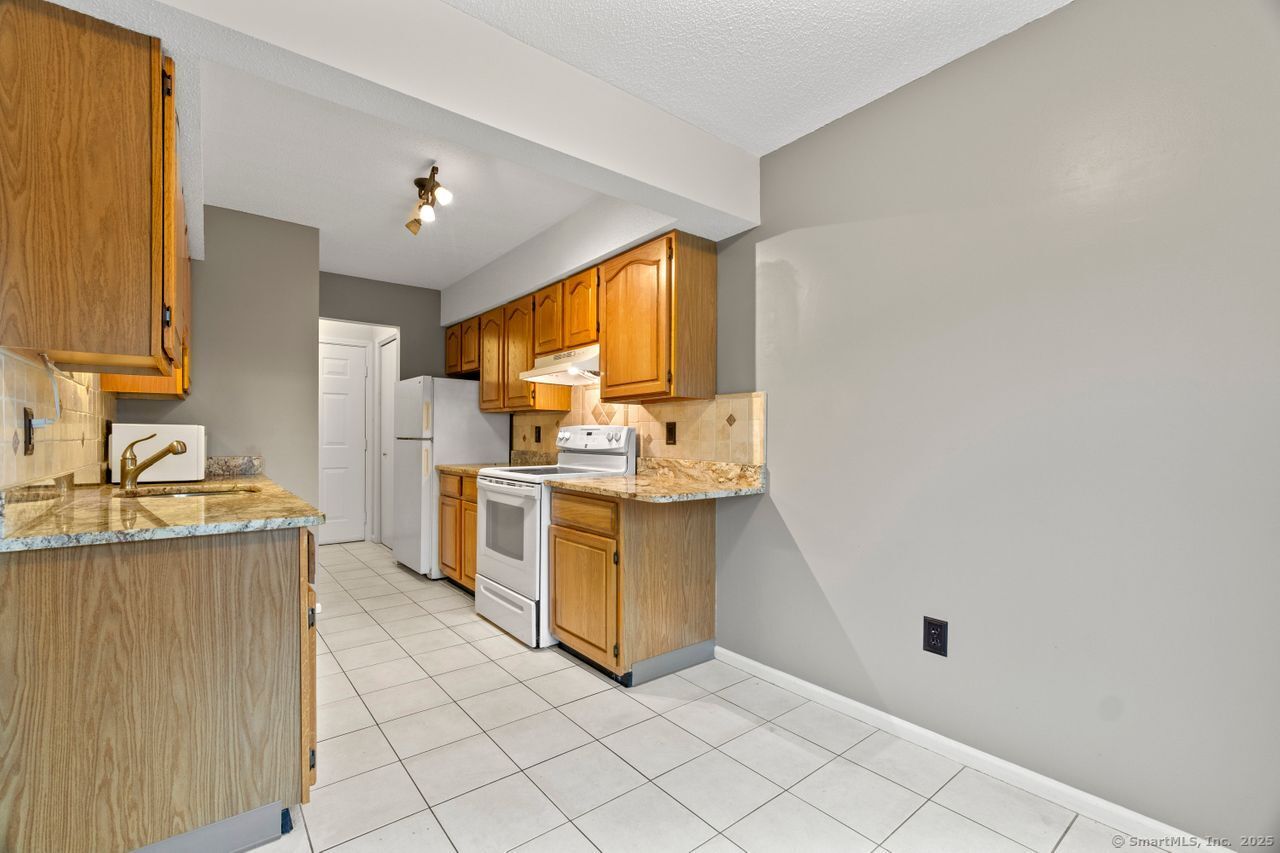 365 Mather Street #APT 96, Hamden, Connecticut image 17