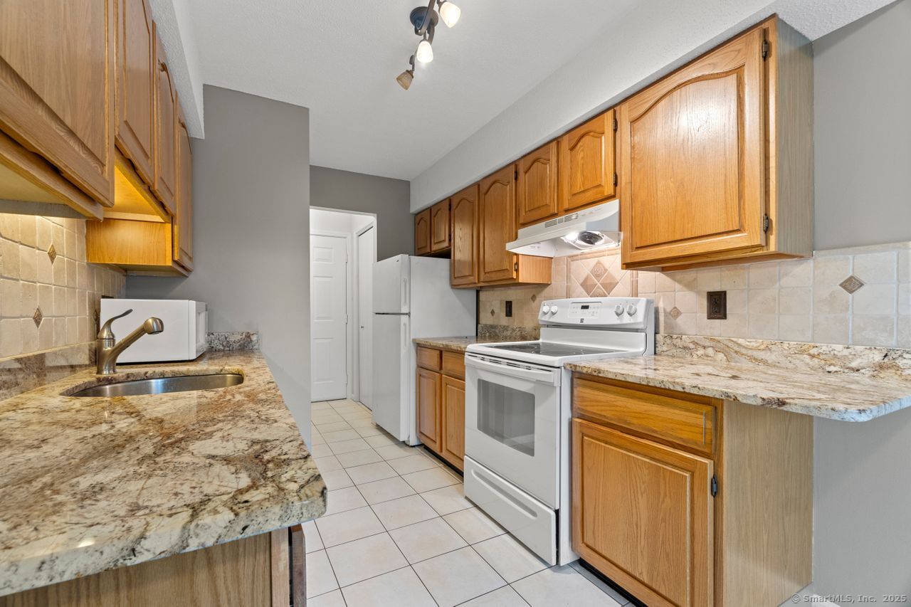 365 Mather Street #APT 96, Hamden, Connecticut image 15