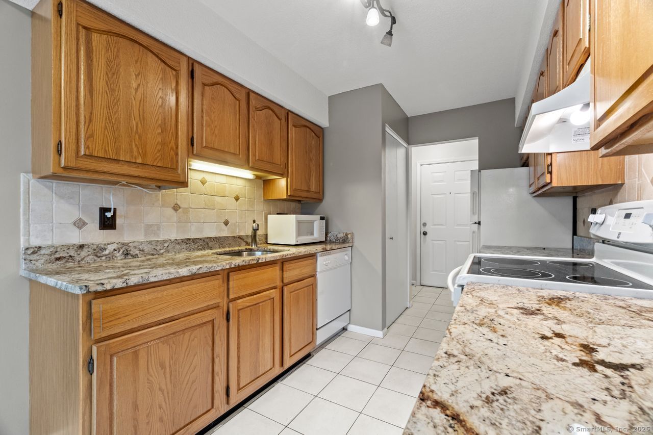 365 Mather Street #APT 96, Hamden, Connecticut image 14