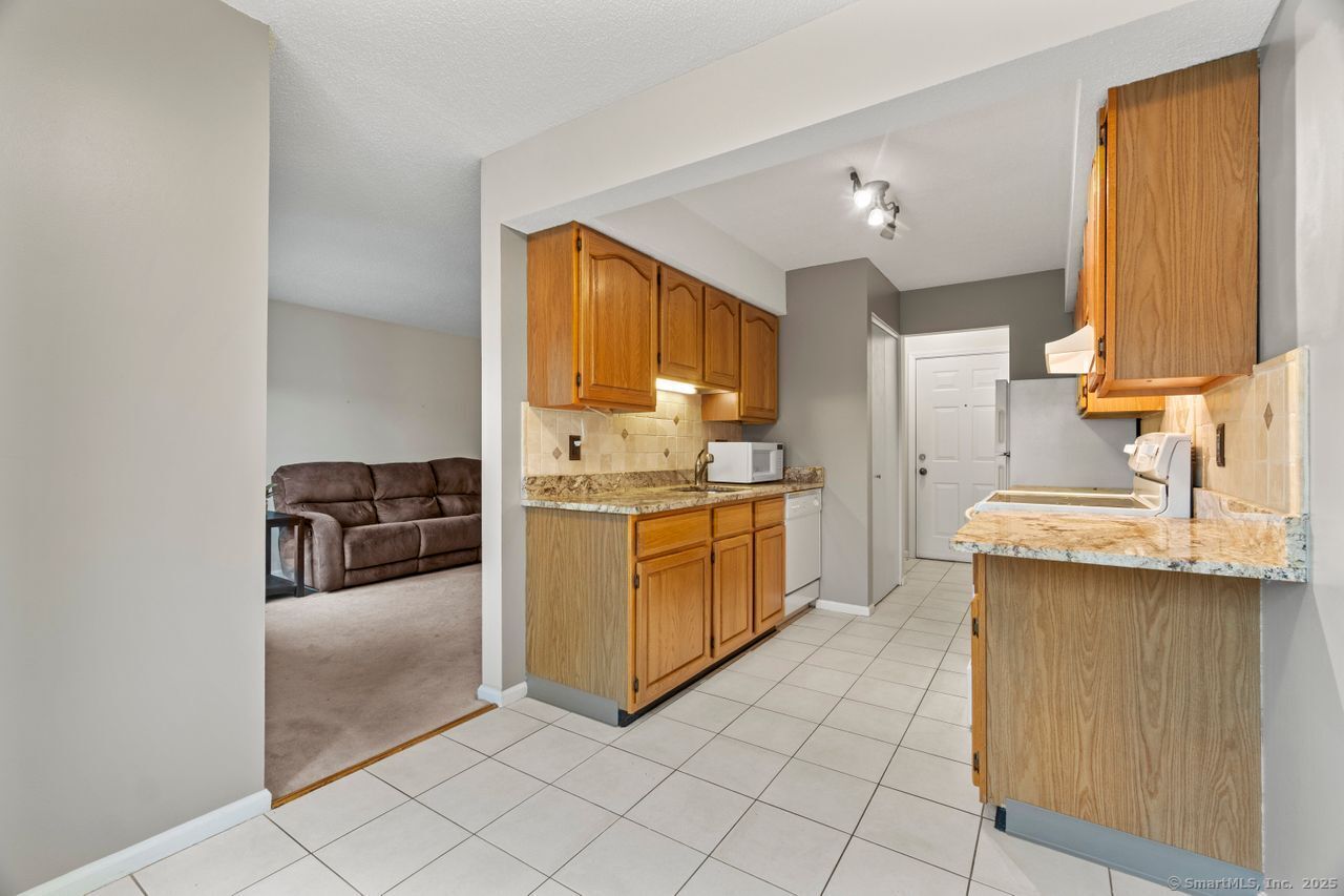 365 Mather Street #APT 96, Hamden, Connecticut image 16