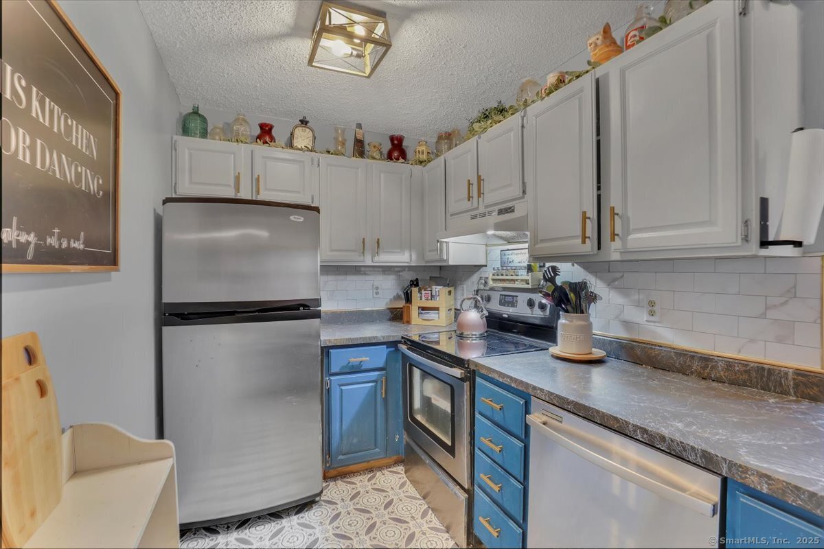 44 Tolland Avenue #APT 19, Stafford, Connecticut image 4