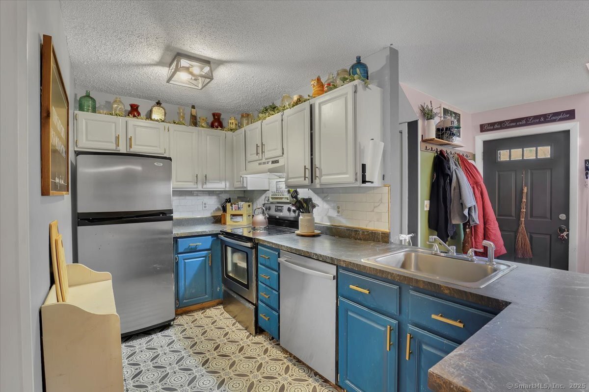 44 Tolland Avenue #APT 19, Stafford, Connecticut image 5