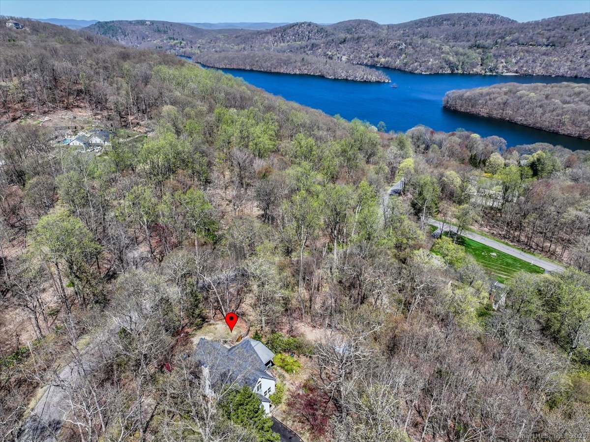 5 Laurel Hill Road North