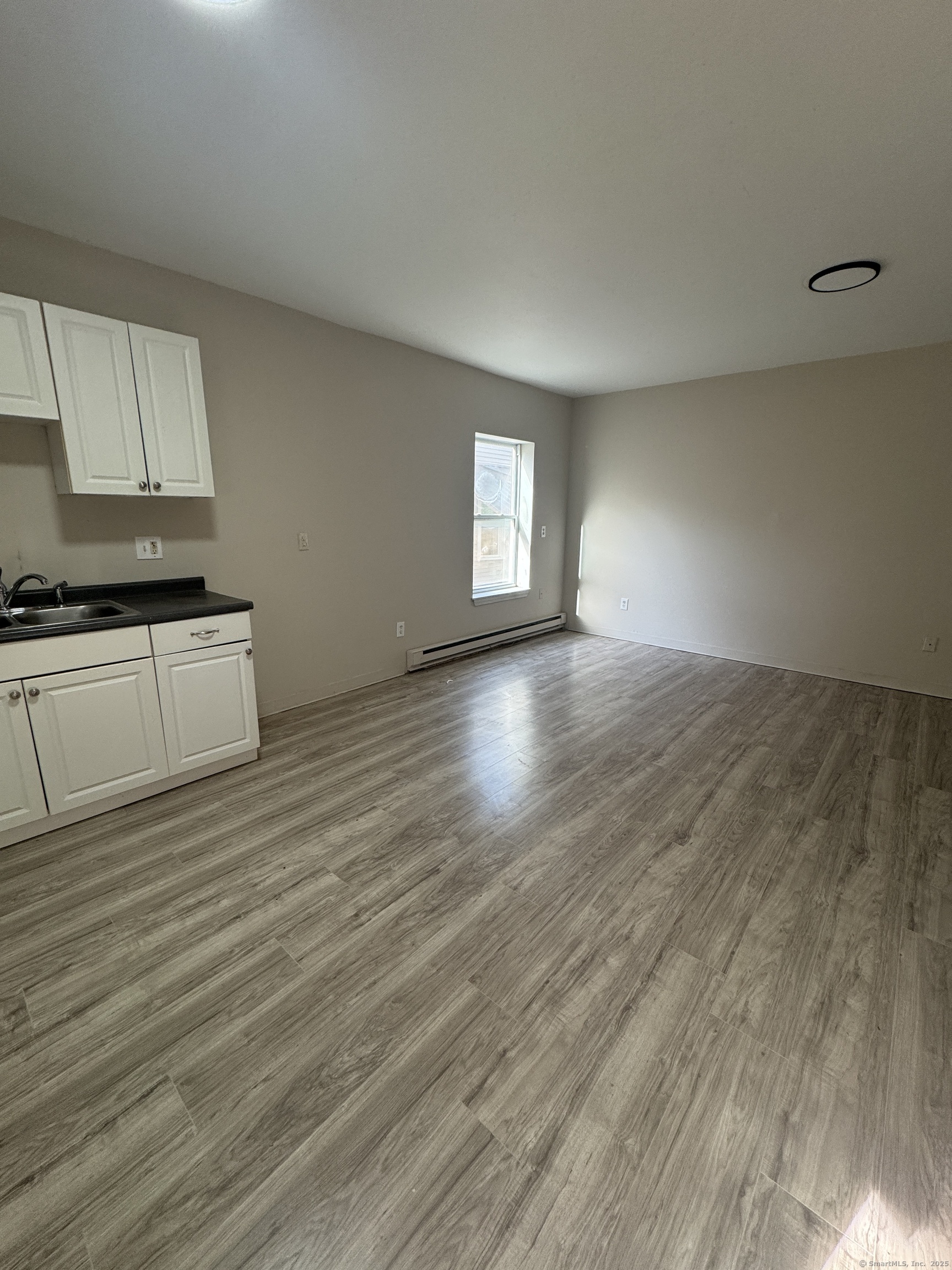 Rental Property at Hunters Avenue 50-2, Norwich, Connecticut - Bedrooms: 2 
Bathrooms: 1 
Rooms: 4  - $1,400 MO.