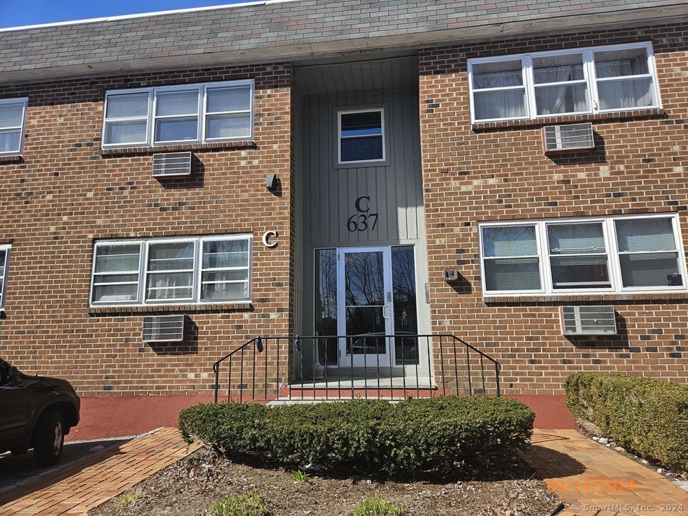 637 Cove Road C13, Stamford, Connecticut - 1 Bedrooms  
1 Bathrooms  
3 Rooms - 