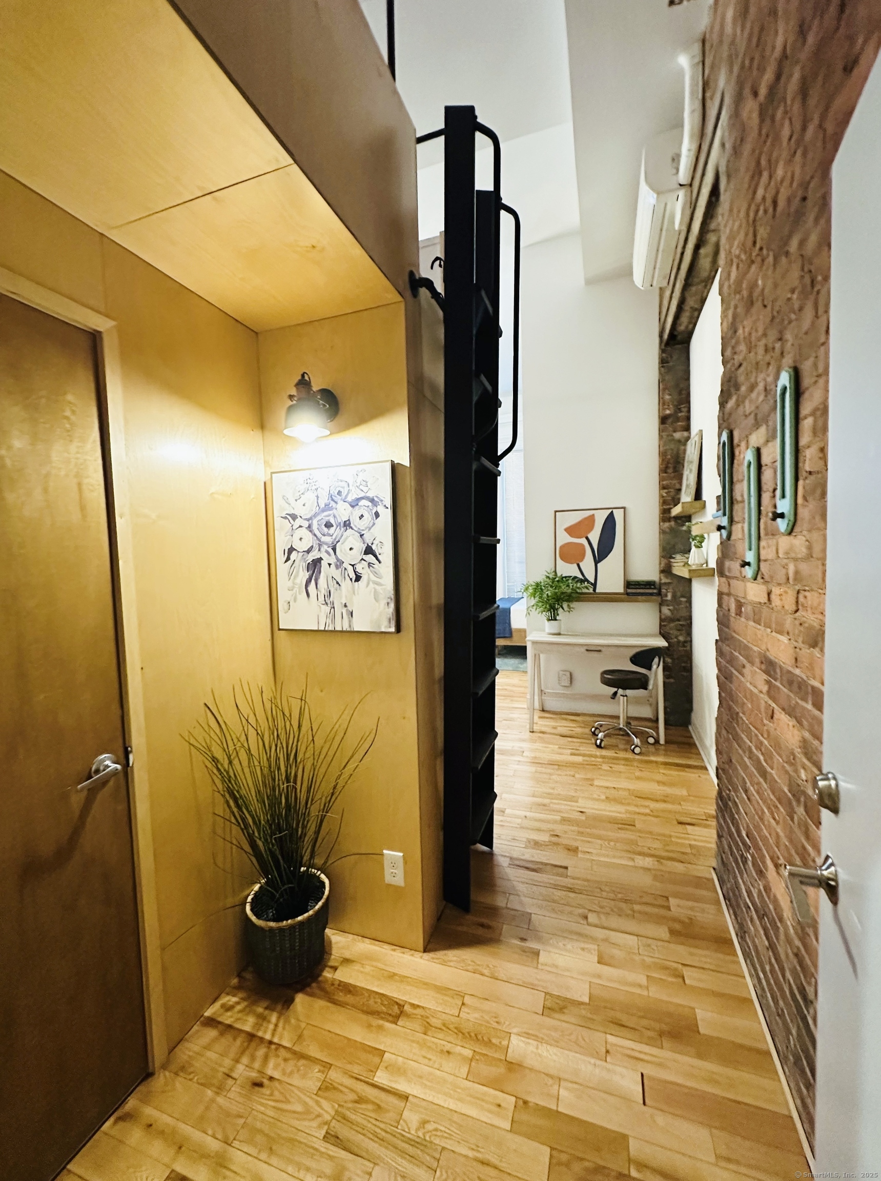 Rental Property at Orange Street 204, New Haven, Connecticut - Bathrooms: 1 
Rooms: 2  - $2,200 MO.