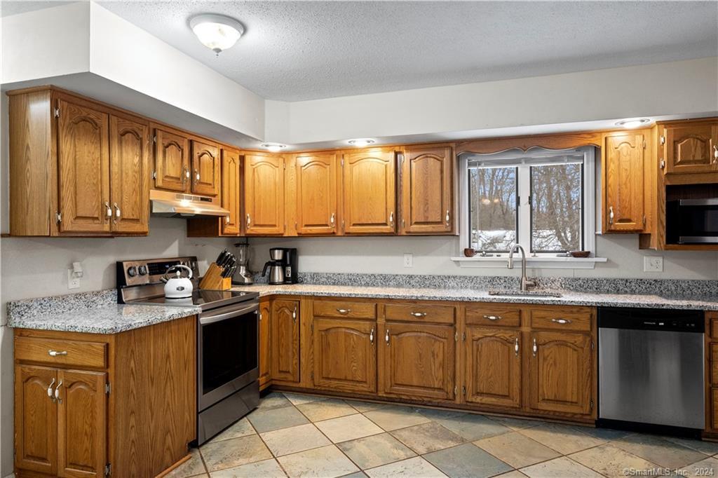 119 Fairwood Road, Bethany, Connecticut image 6