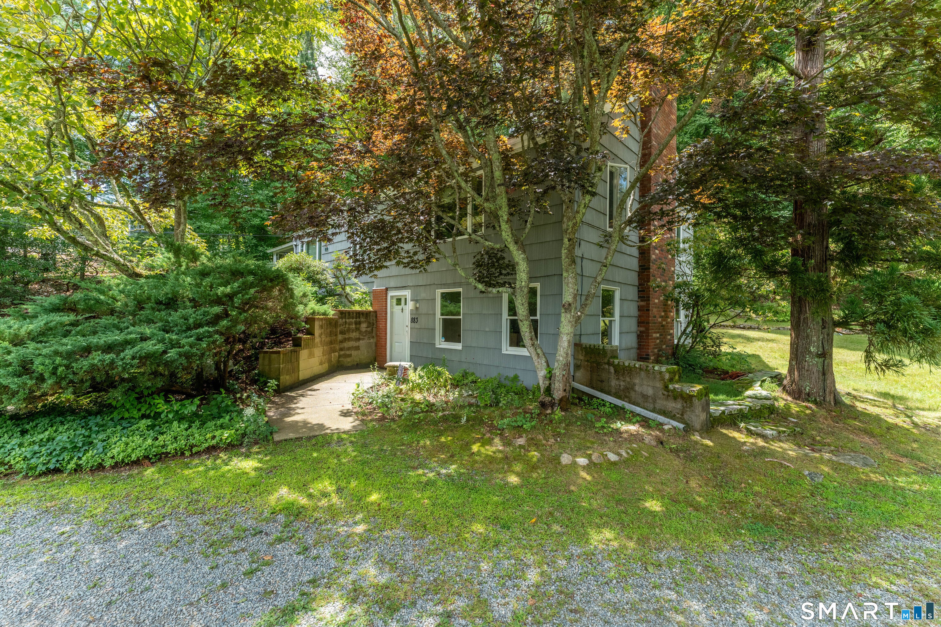883 River Road