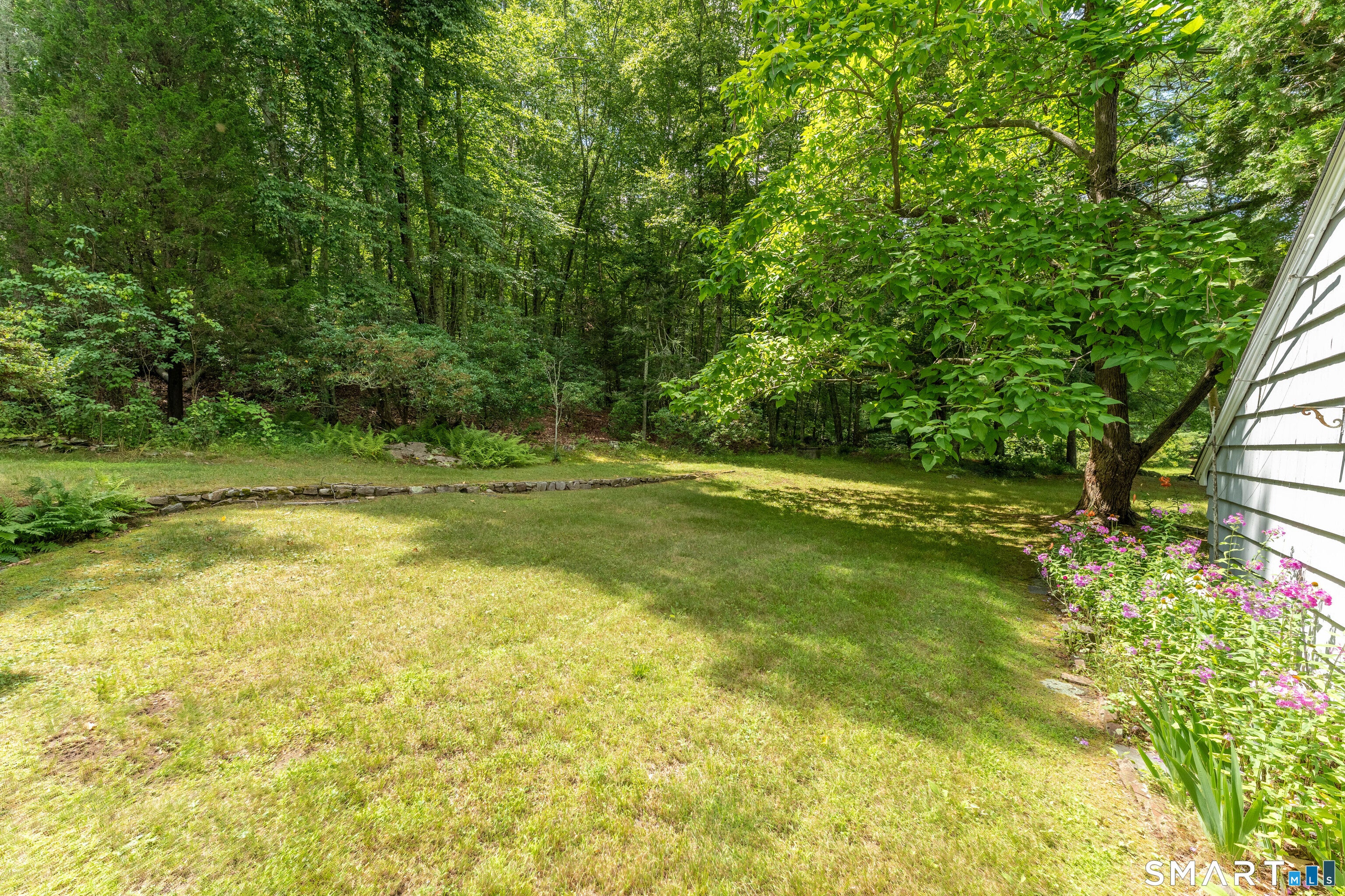 883 River Road