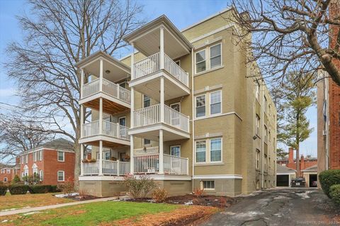 Photo of 40 Robin Road #APT 203, West Hartford, CT 06119 (MLS # 24143441)