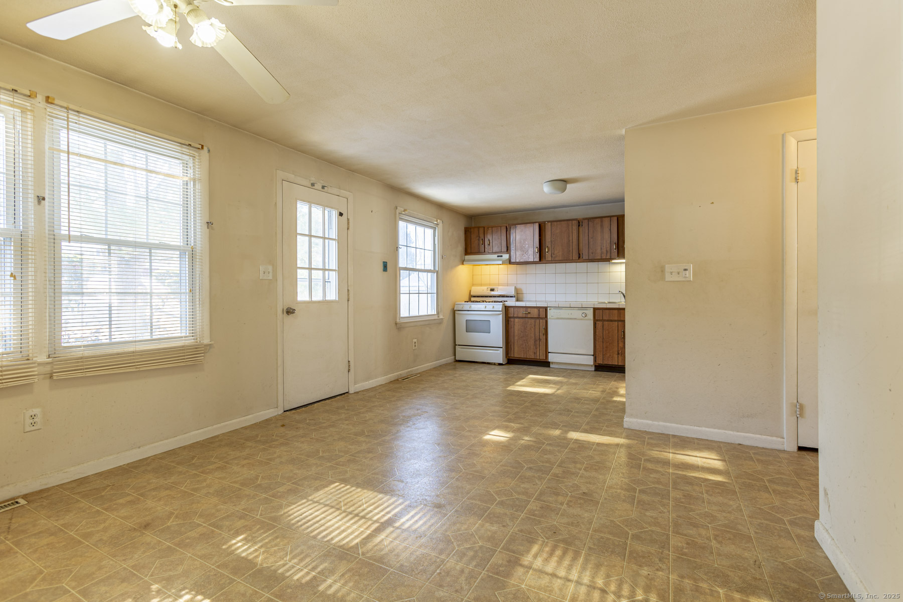 8 Ambassador Drive #C, Manchester, Connecticut image 5