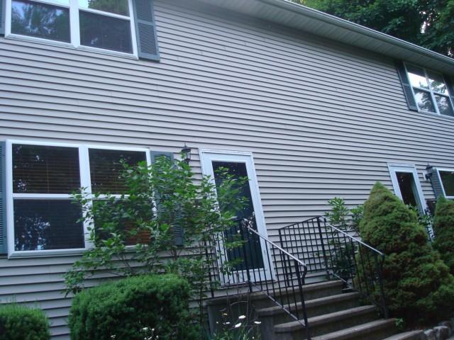 Photo 1 of 27 Riverside Avenue 1, Norwalk, Connecticut, $1,800, Web #: 99072406