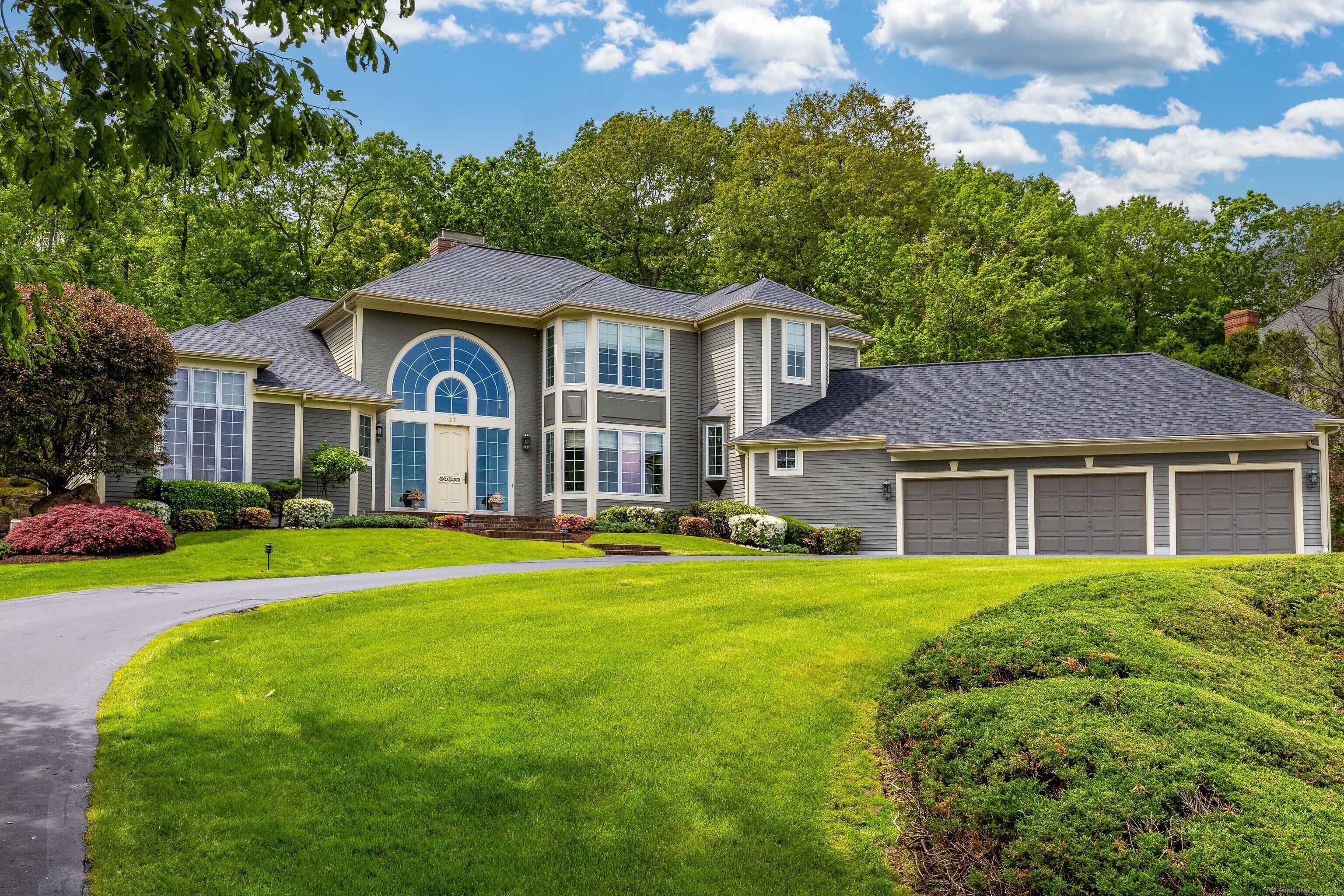 Property for Sale at Balfour Drive, West Hartford, Connecticut - Bedrooms: 3 
Bathrooms: 3.5 
Rooms: 9  - $1,100,000
