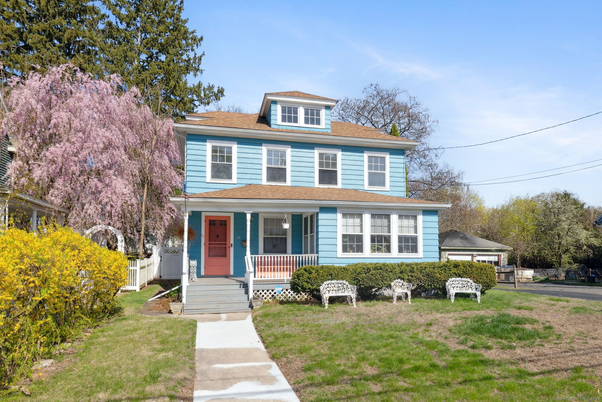 N Wellington Street, New Britain, Connecticut - 3 Bedrooms  
2 Bathrooms  
7 Rooms - 