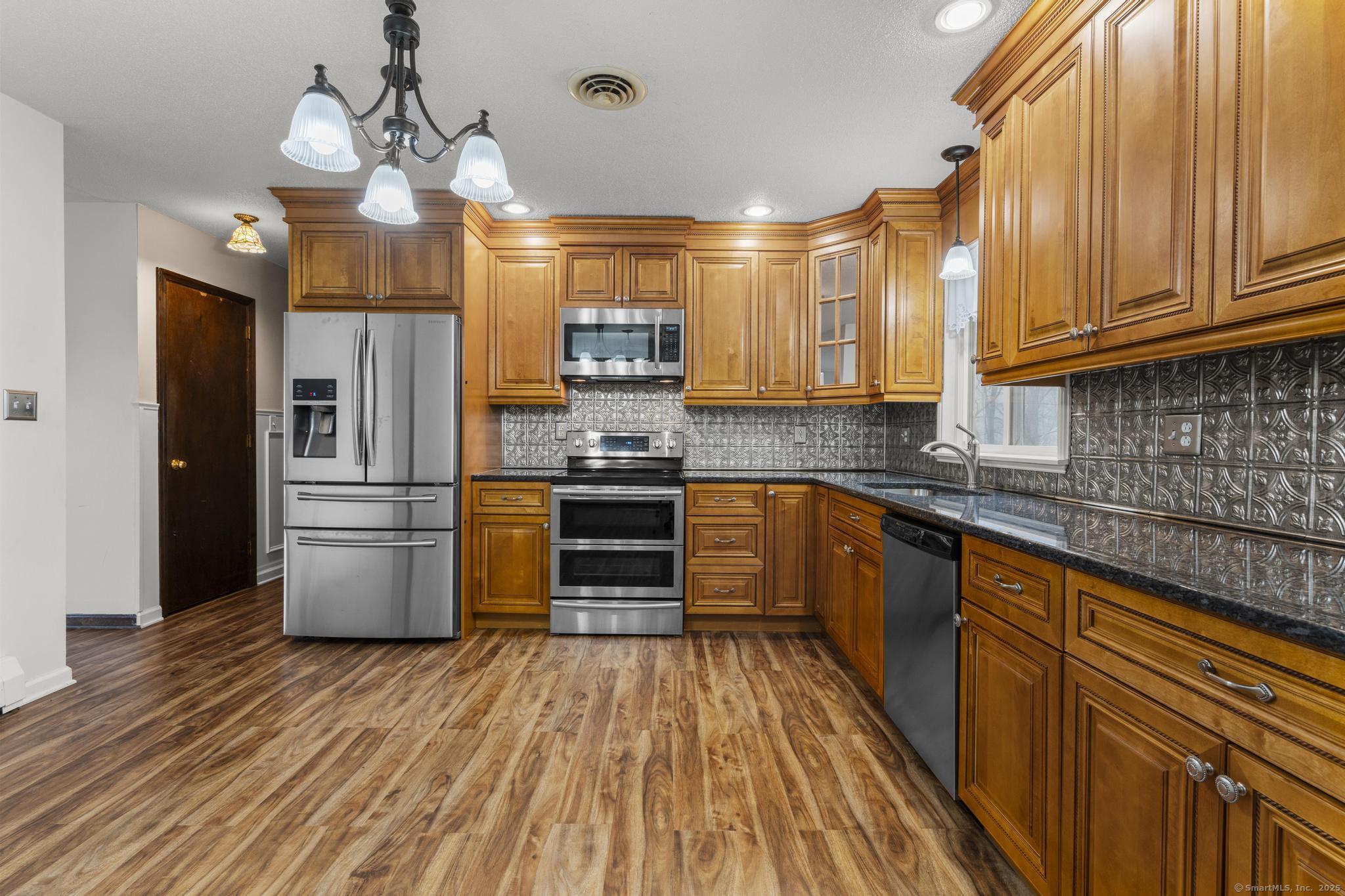 7 Hodio Drive, Ansonia, Connecticut image 8