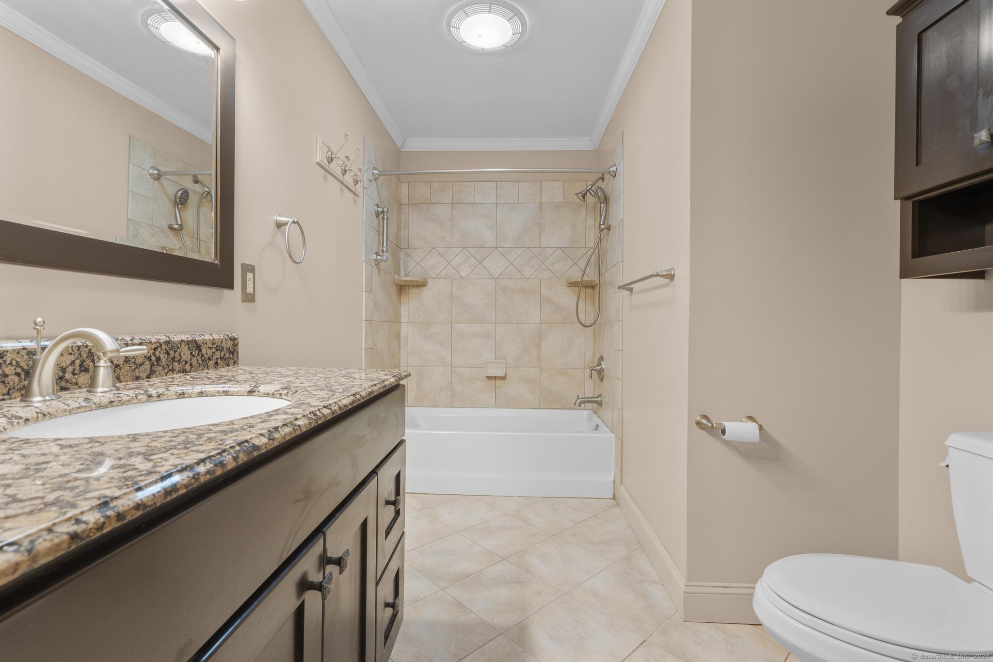 7 Hodio Drive, Ansonia, Connecticut image 12