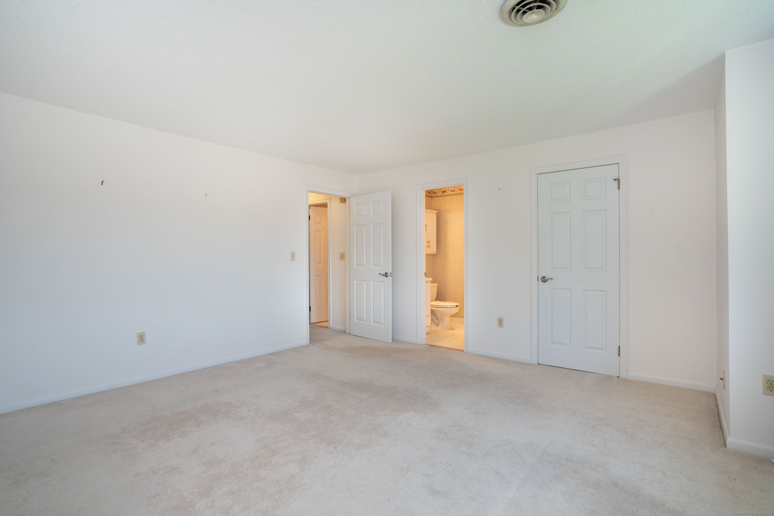 592 Mountain Road #A, West Hartford, Connecticut image 18