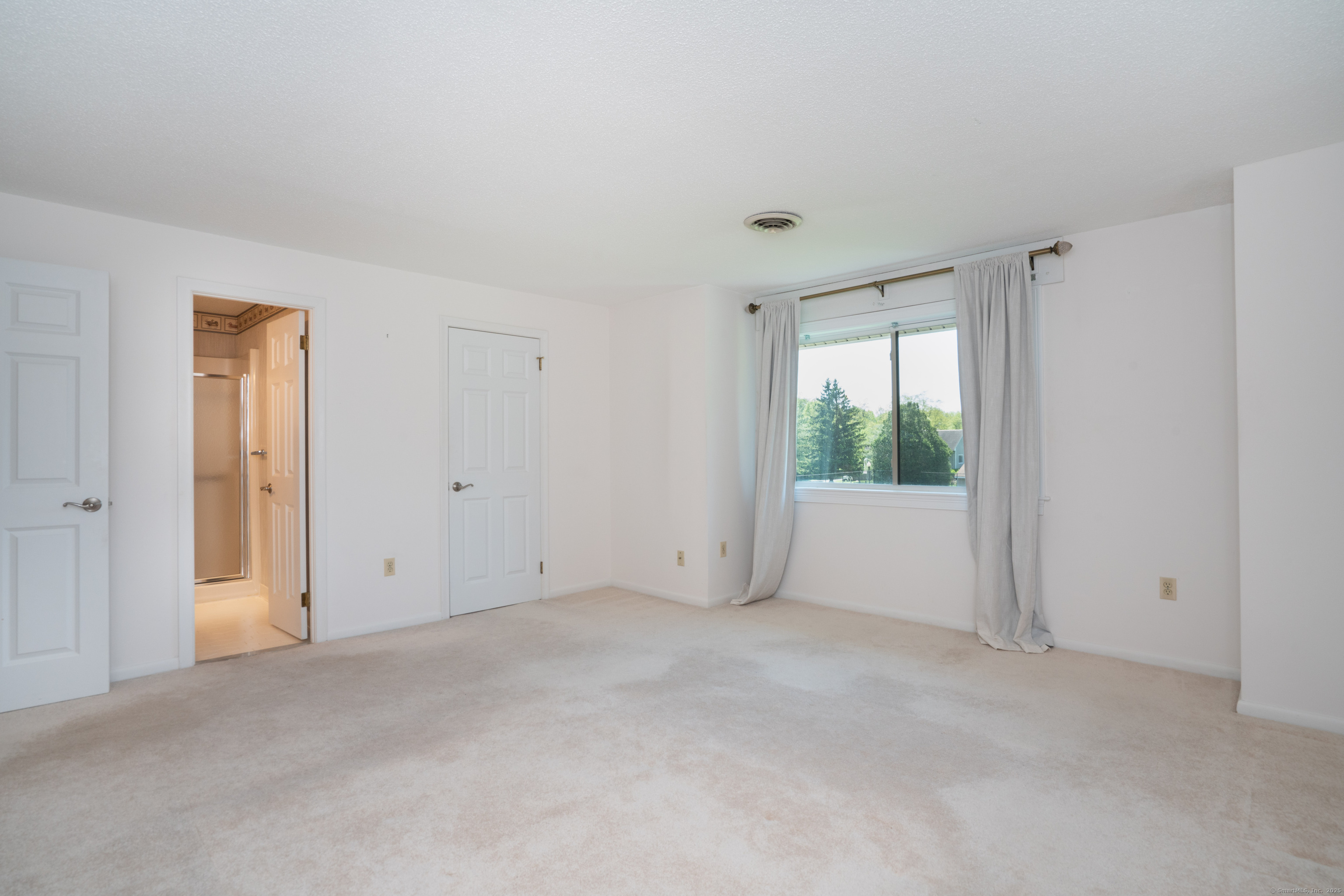 592 Mountain Road #A, West Hartford, Connecticut image 17