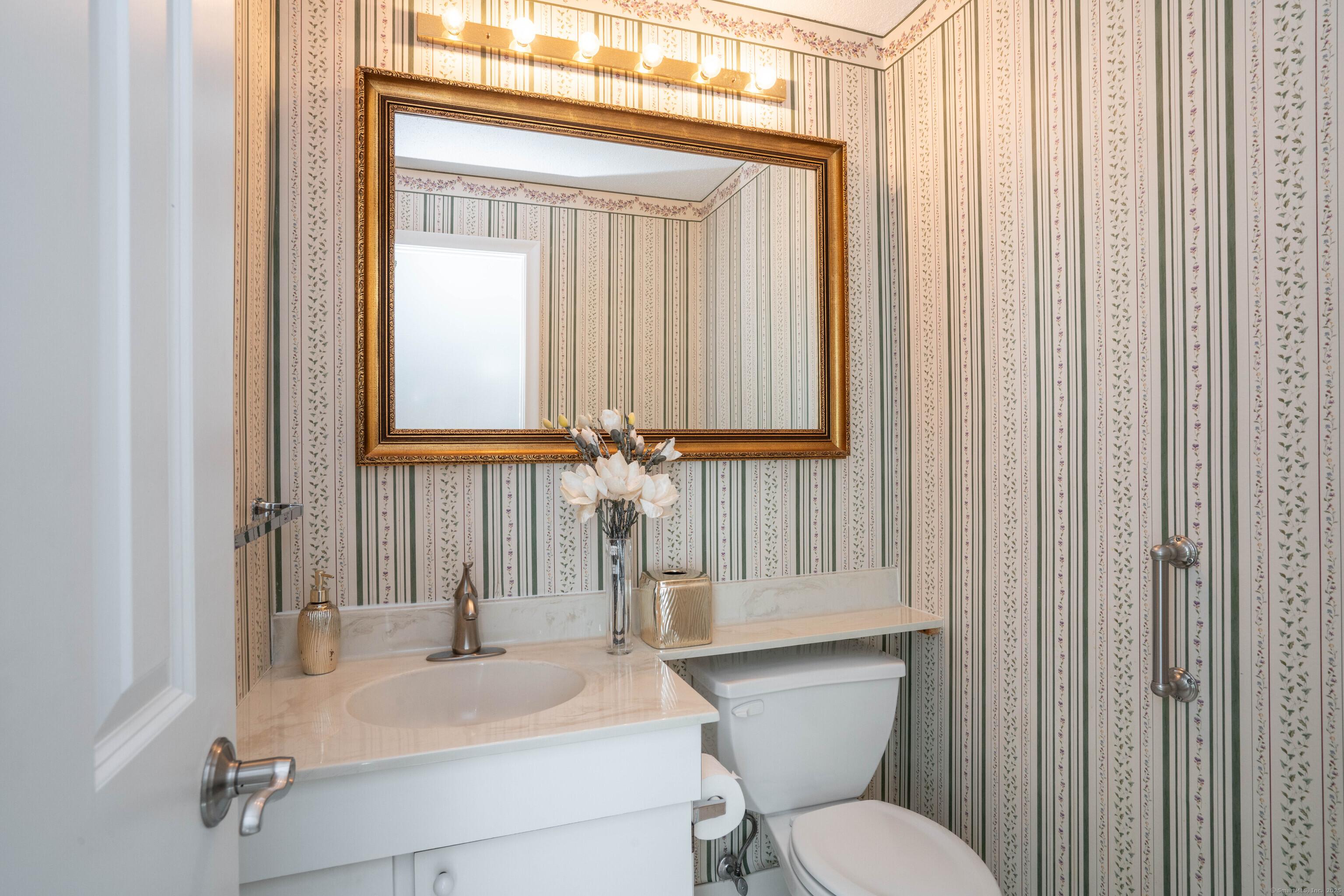 592 Mountain Road #A, West Hartford, Connecticut image 15