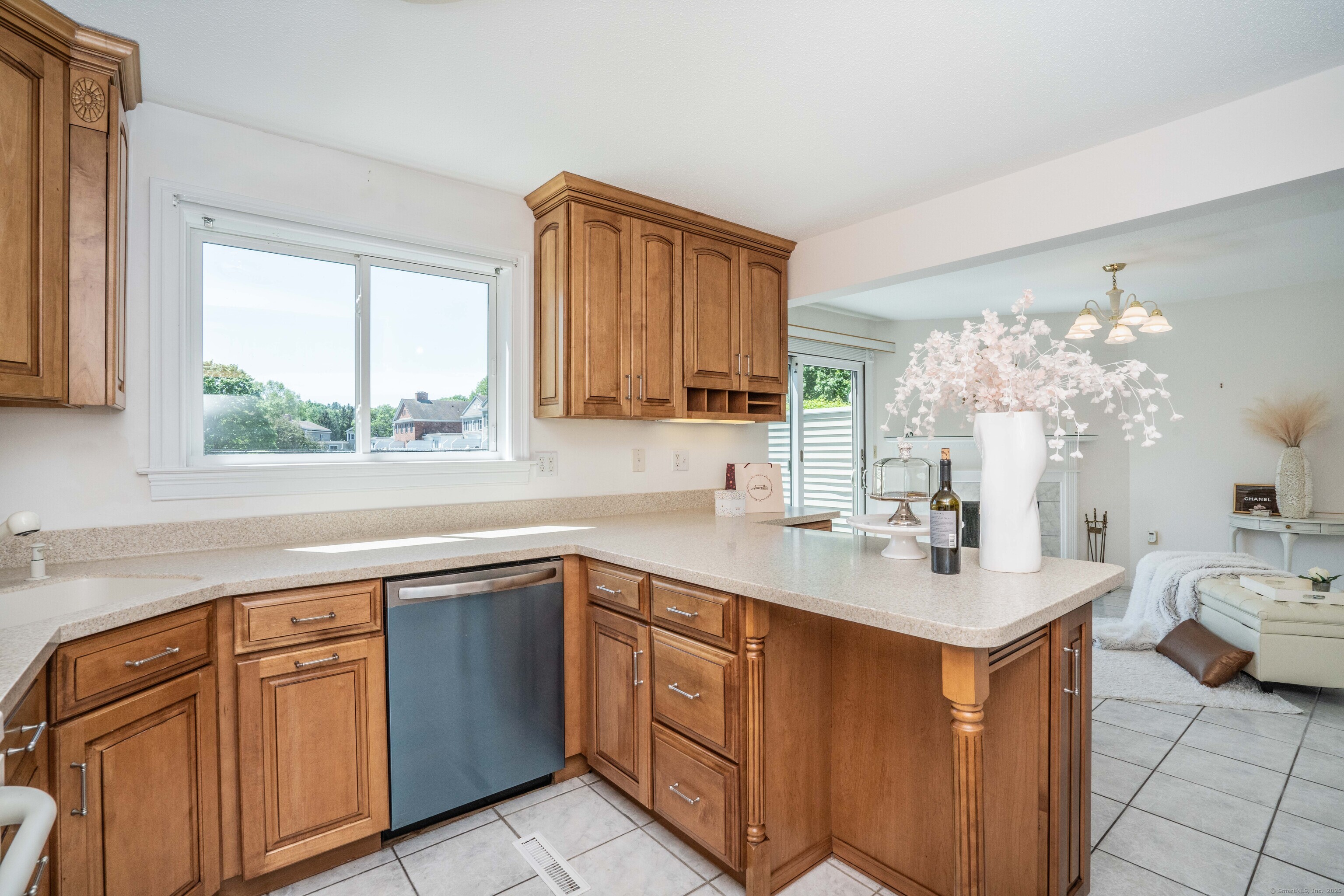 592 Mountain Road #A, West Hartford, Connecticut image 12