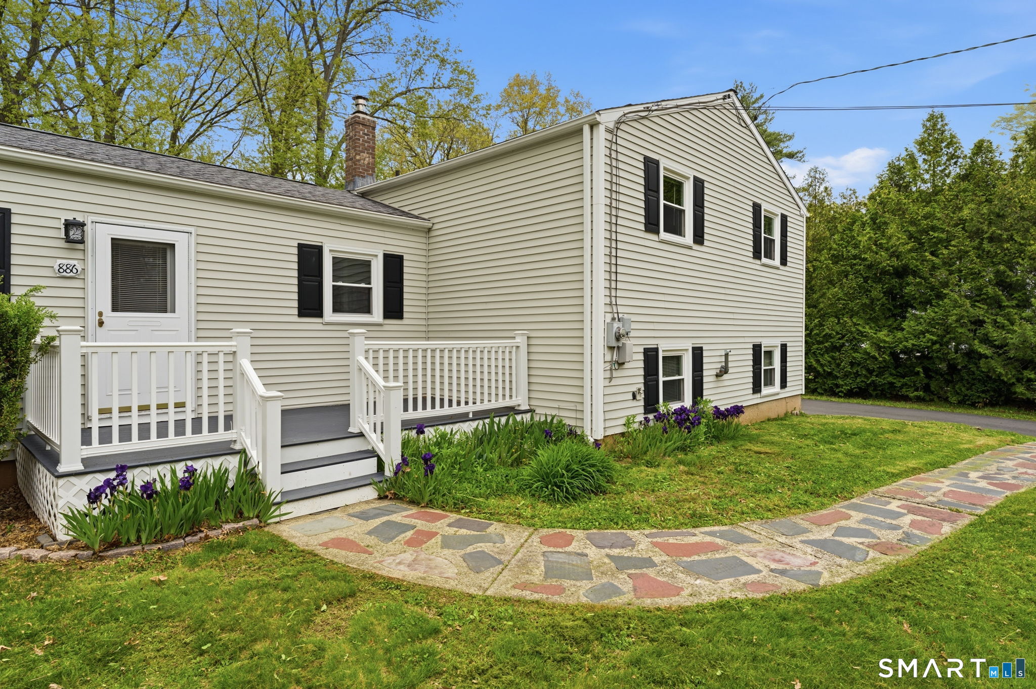 886 Overhill Drive