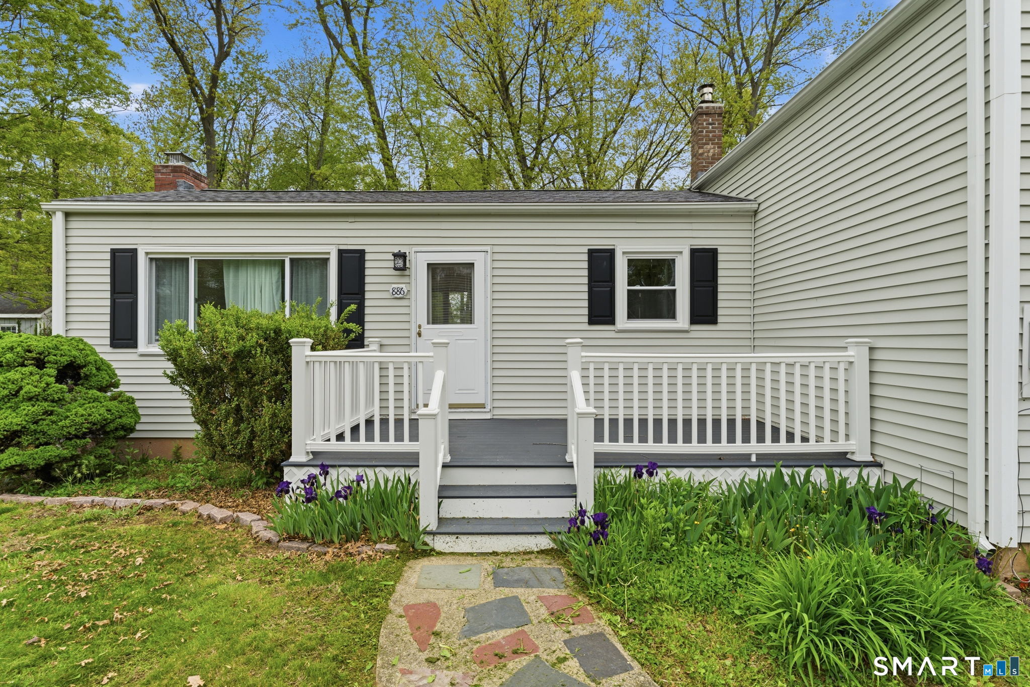 886 Overhill Drive