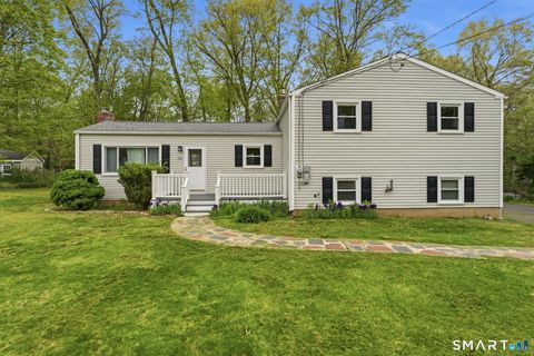 Homes For Sale - 886 Overhill Drive<br/> Suffield, CT 06078