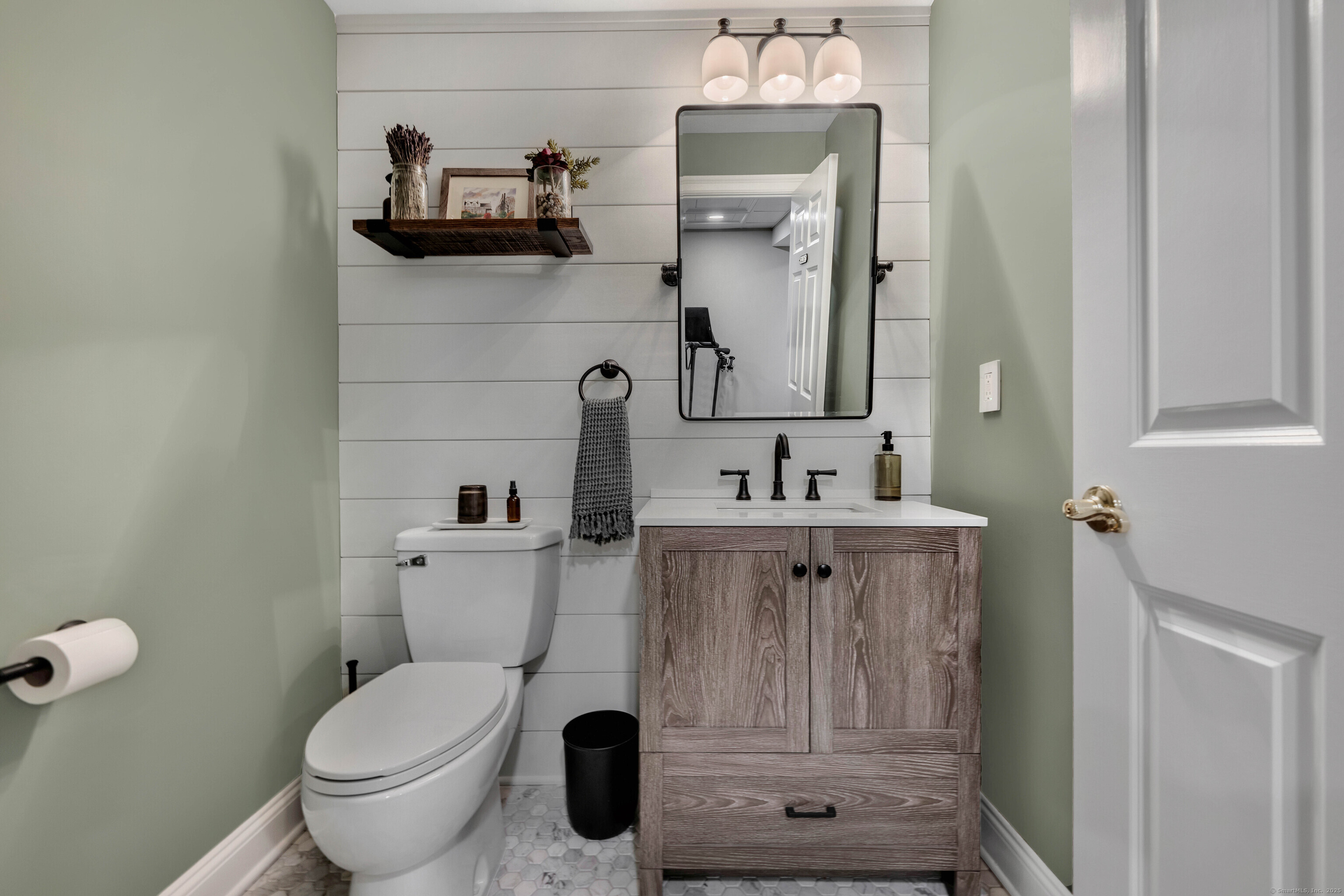 45 E Farm Road, Middlebury, Connecticut image 32