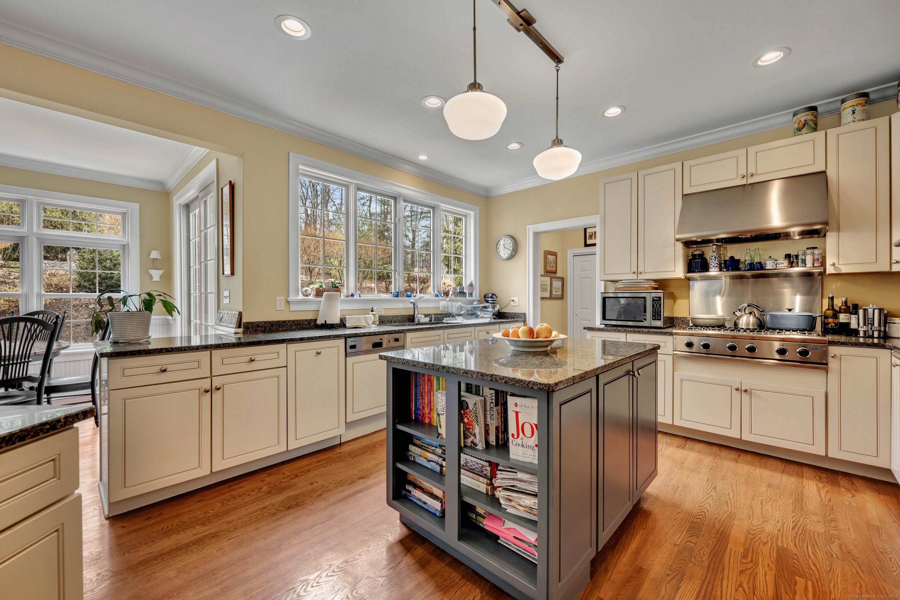 45 E Farm Road, Middlebury, Connecticut image 10