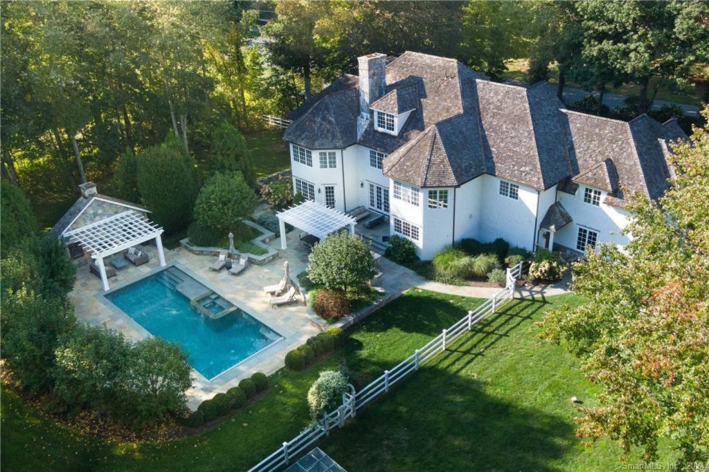 Property for Sale at 165 Weeburn Drive, New Canaan, Connecticut - Bedrooms: 6 
Bathrooms: 8 
Rooms: 11  - $4,195,000