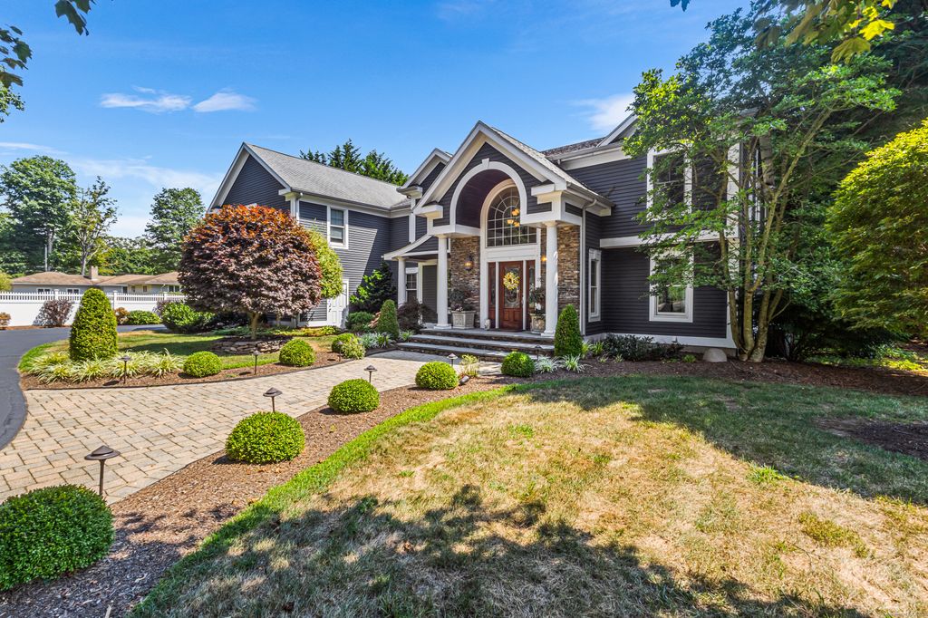 Photo of 139 Oswegatchie Road, Waterford, CT 06385 (MLS # 24131584)