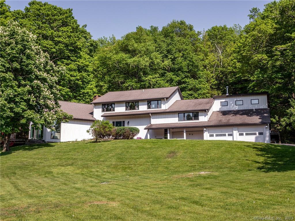 Rental Property at 110 Geer Mountain Road, Kent, Connecticut - Bedrooms: 5 
Bathrooms: 3 
Rooms: 9  - $8,000 MO.