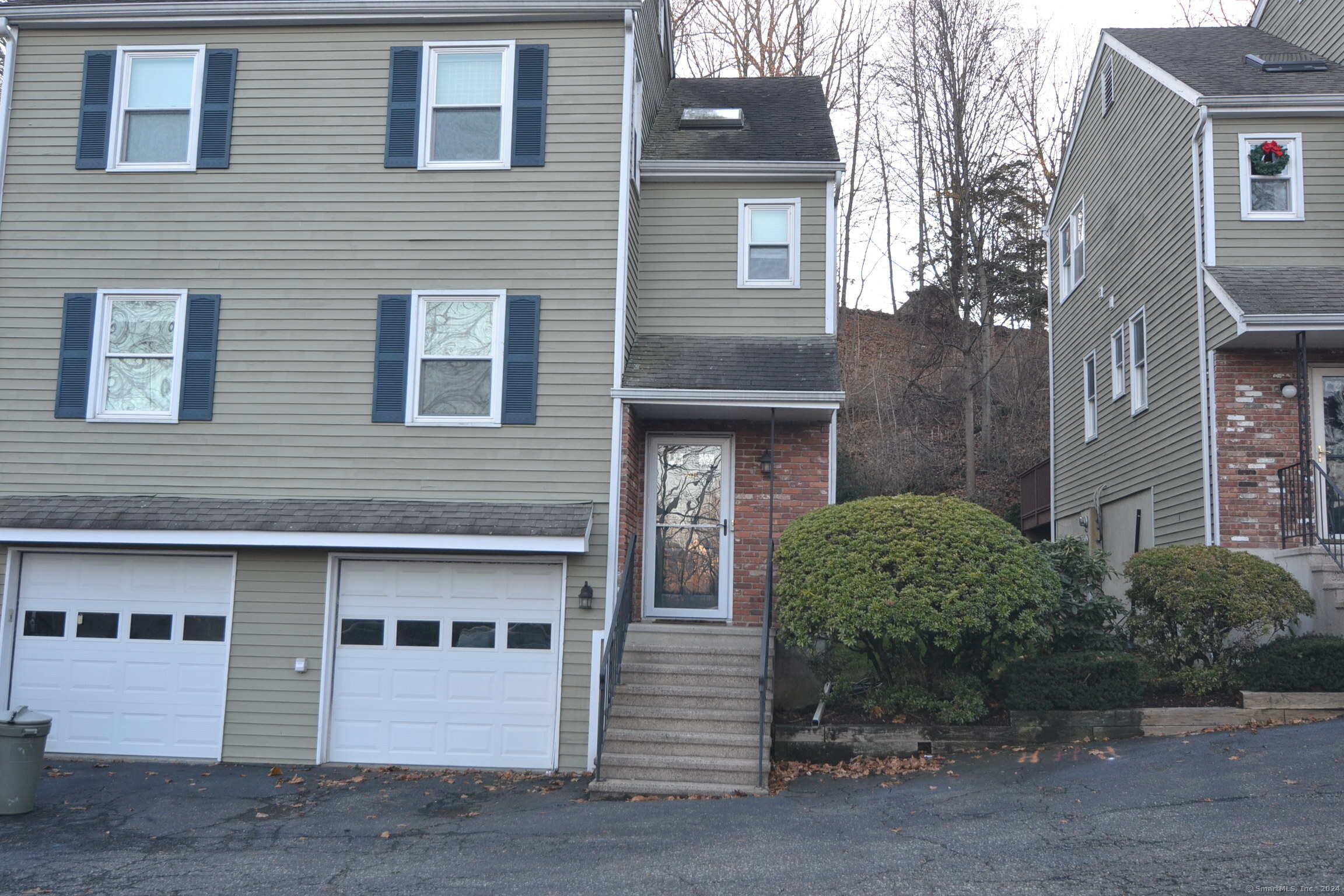 Rental Property at Riverside Avenue B, Norwalk, Connecticut - Bedrooms: 2 
Bathrooms: 2 
Rooms: 4  - $2,900 MO.