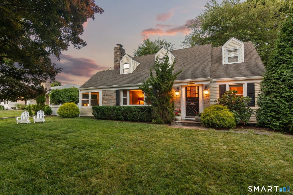 Photo of 128 Soundview Court, Stamford, CT 06902 (MLS # 24190963)