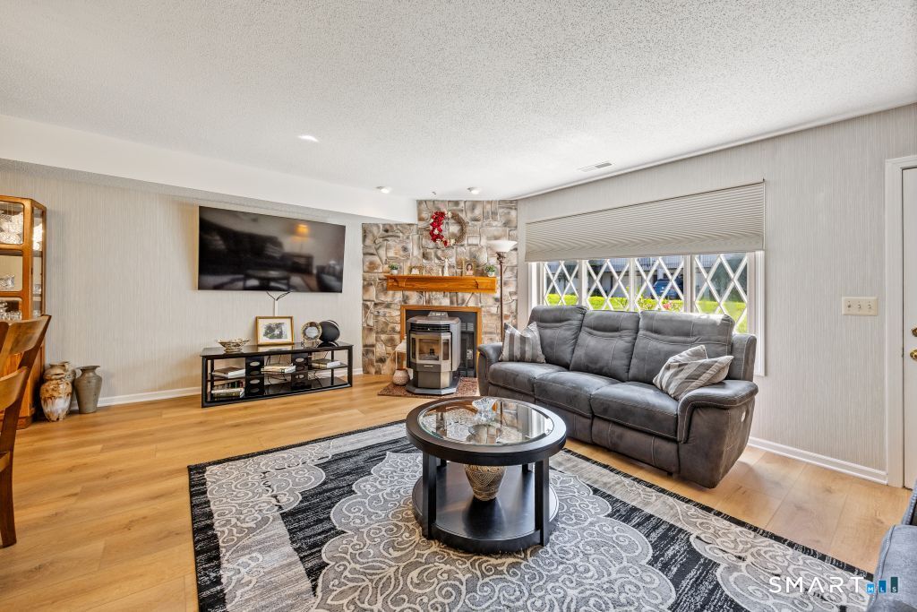 20 Wolf Hill Road 9F