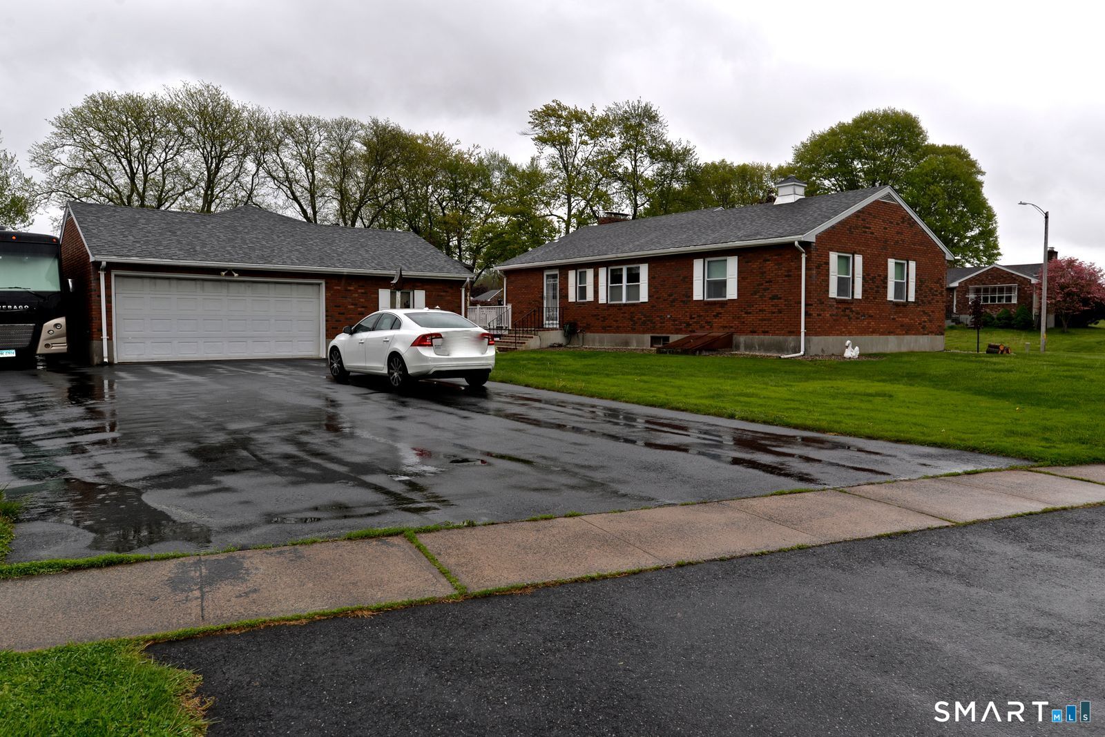 8 Dean Drive