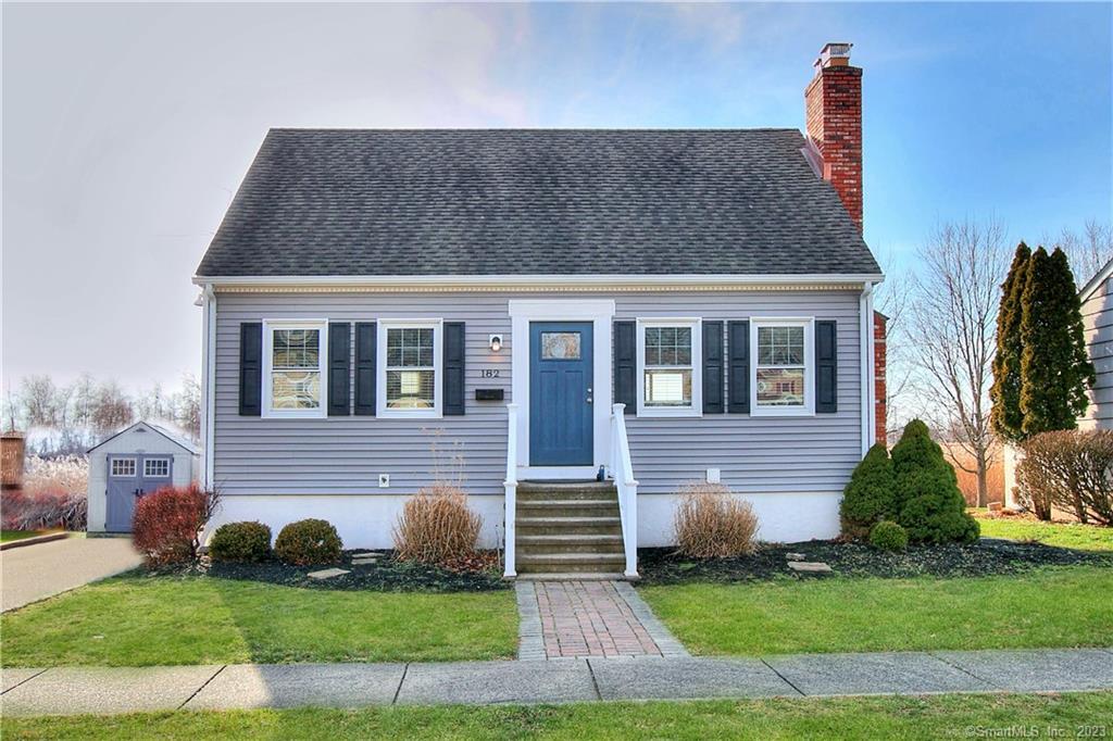 Rental Property at 182 Longdean Road, Fairfield, Connecticut - Bedrooms: 3 
Bathrooms: 2 
Rooms: 6  - $6,500 MO.