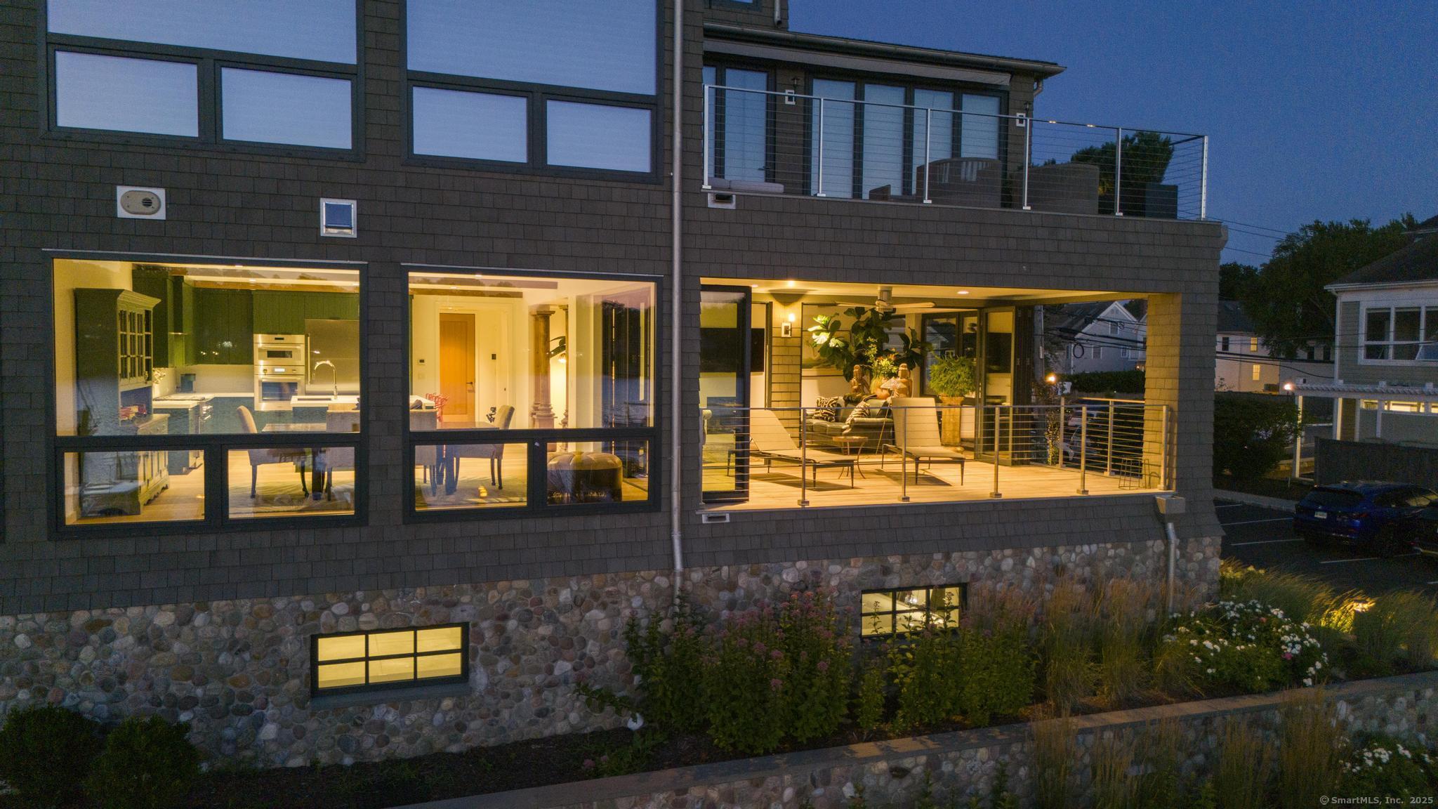 Norwalk, Connecticut 06853, United States, 3 Bedrooms Bedrooms, ,3 BathroomsBathrooms,Residential,Active,213964