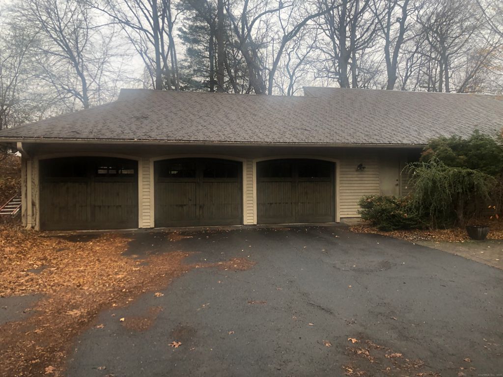 Photo of 40 Ferncliff Drive, West Hartford, CT 06117 (MLS # 24141960)