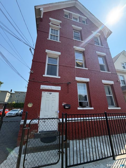 Multifamily For Rent - 178 Clarence Street #4<br/> Bridgeport, CT 06608