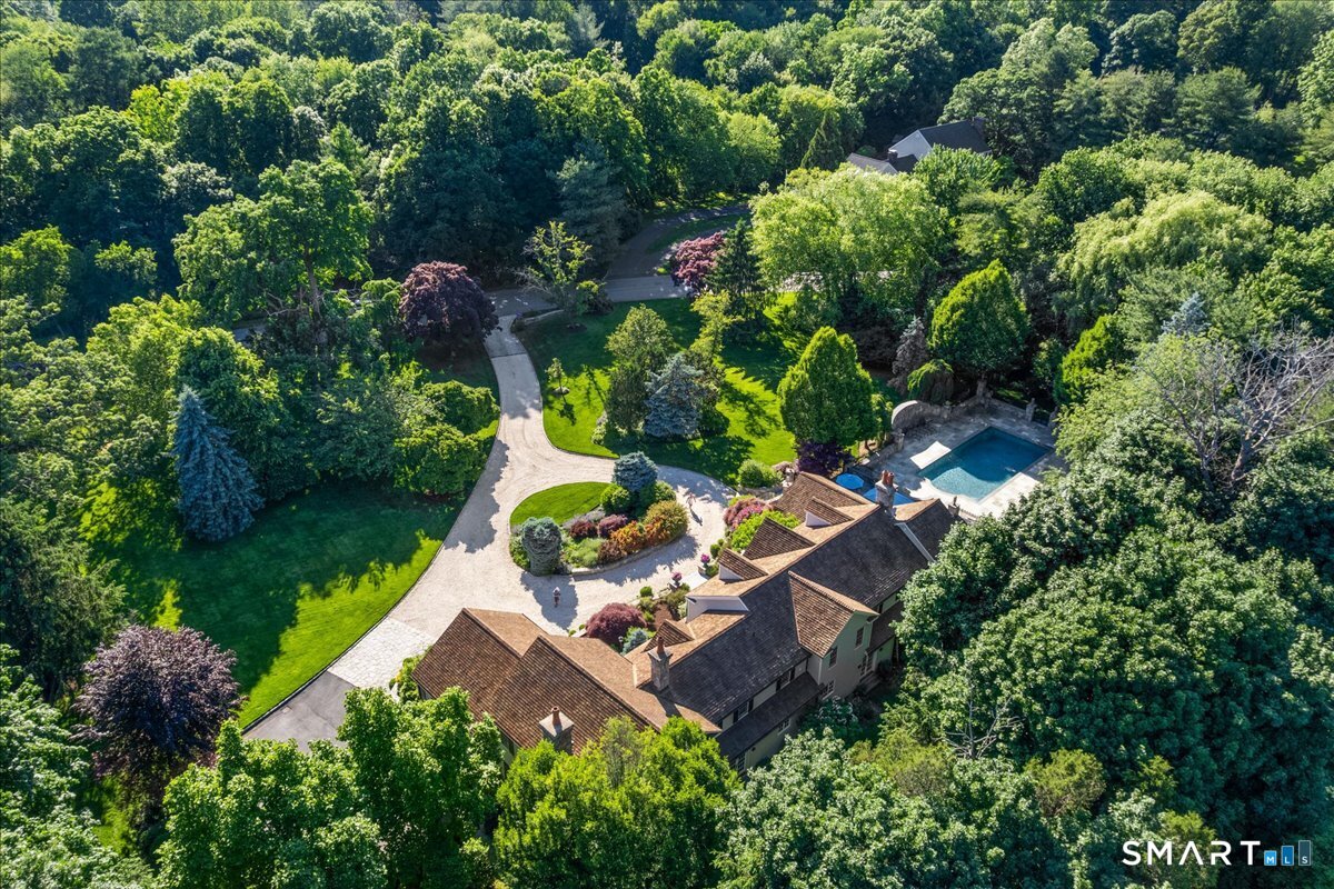 83 Long Lots Road