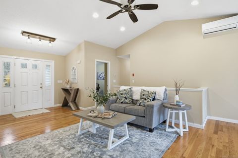 Tiny photo for 3 Hemlock Circle, Stafford, CT 06076 (MLS # 24142387)