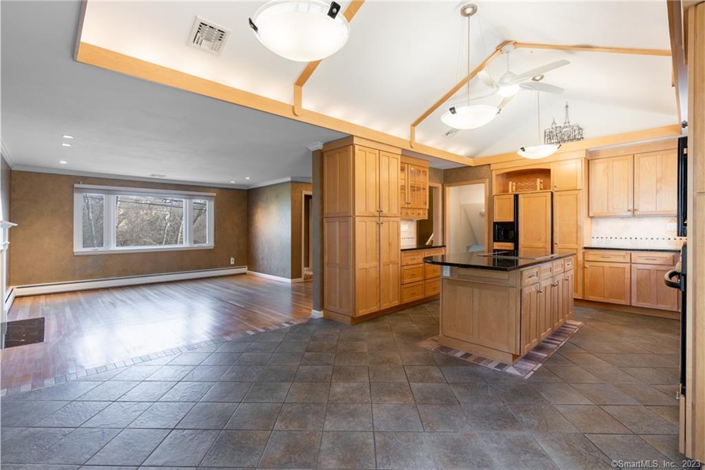 Photo 4 of 40 of 149 Simsbury Road house