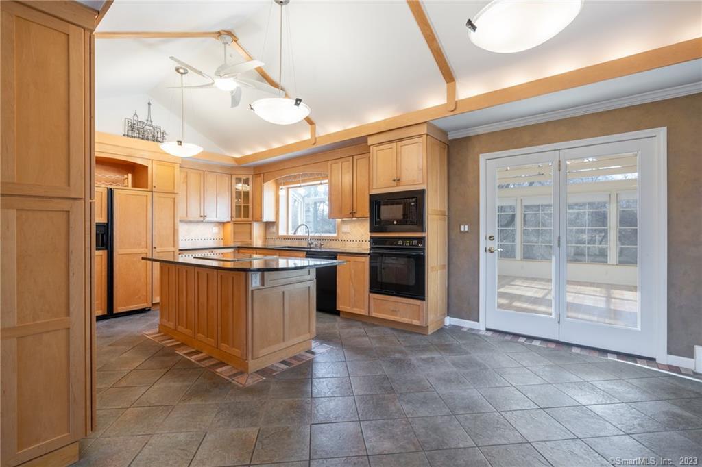 Photo 8 of 40 of 149 Simsbury Road house