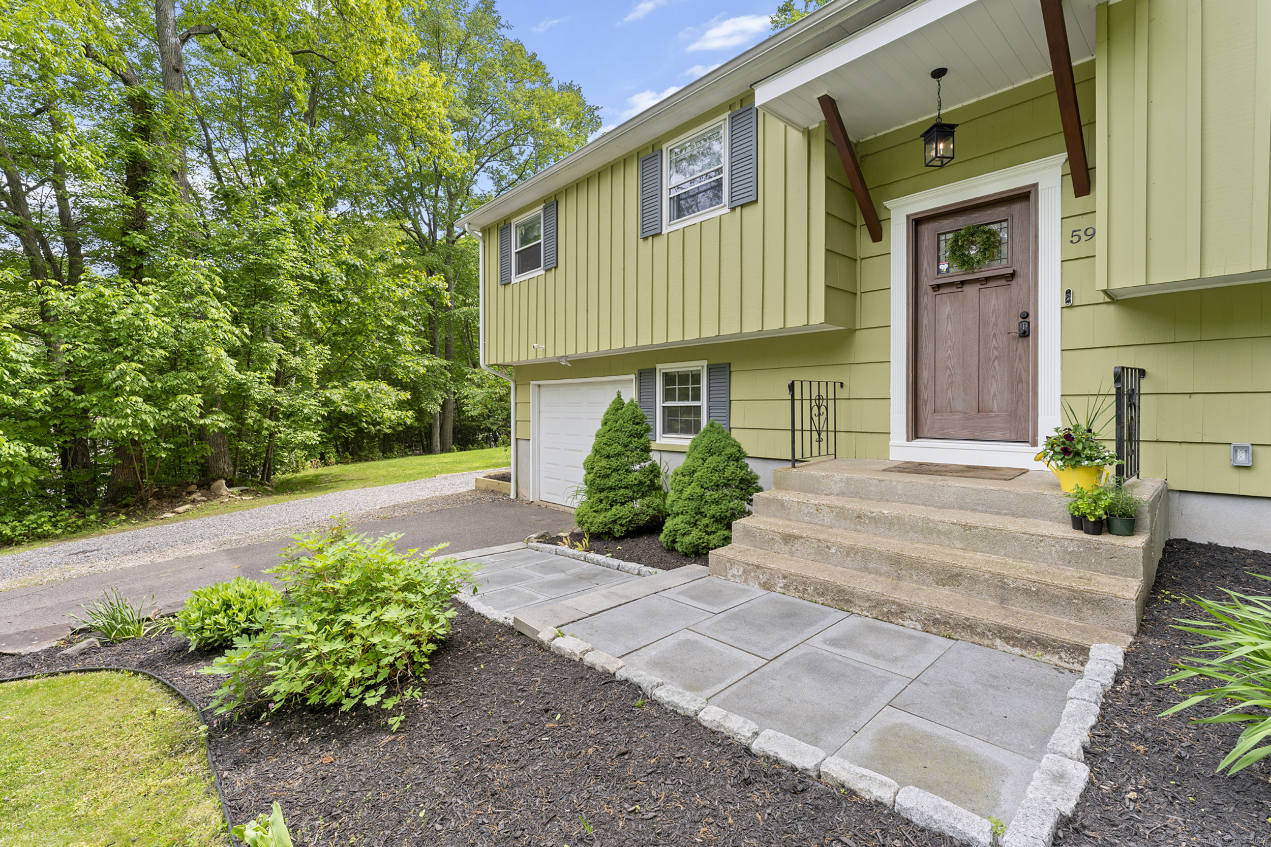 59 Apple Road