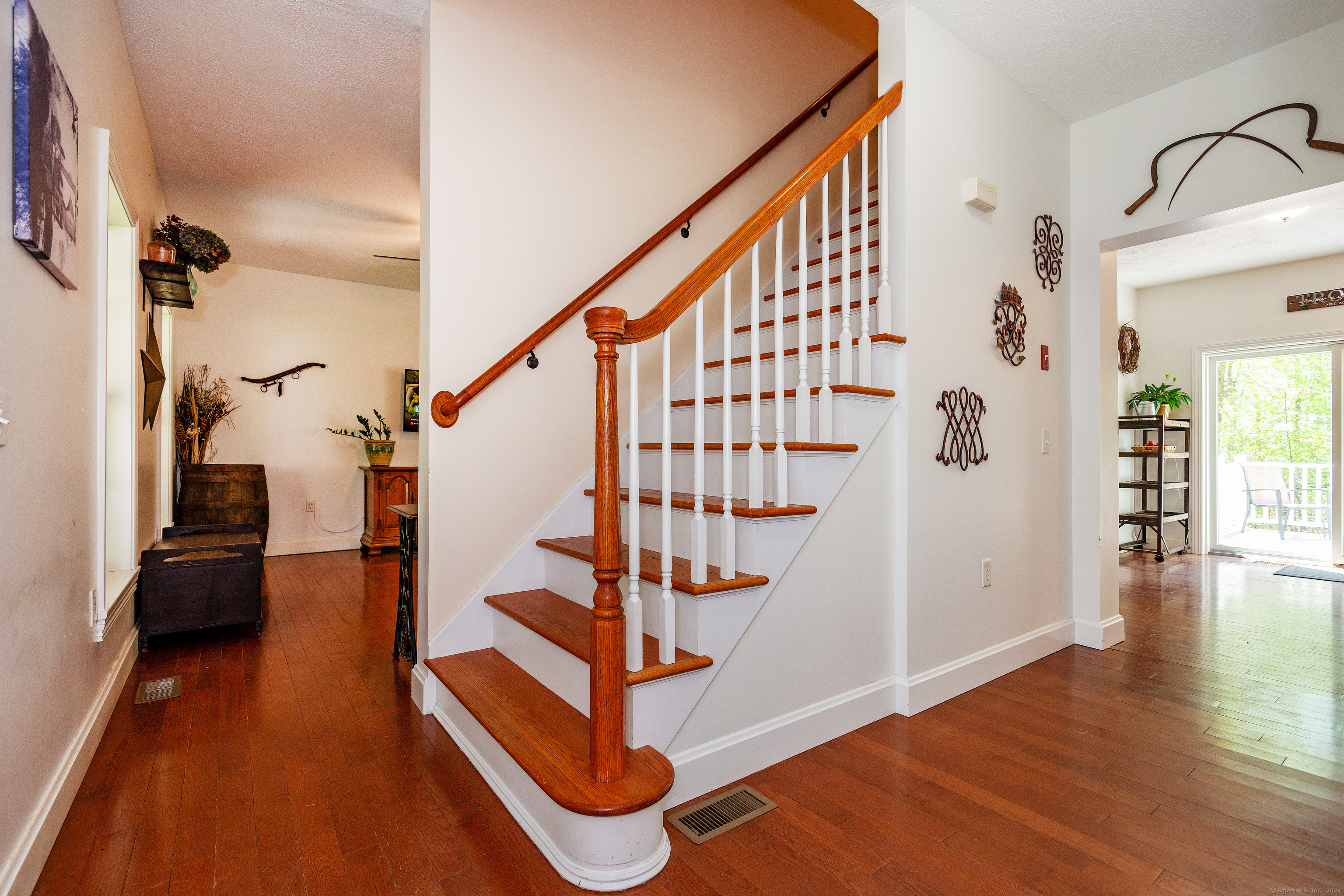 Montville, Connecticut 06382, United States, 3 Bedrooms Bedrooms, ,3 BathroomsBathrooms,Residential,Active,220682