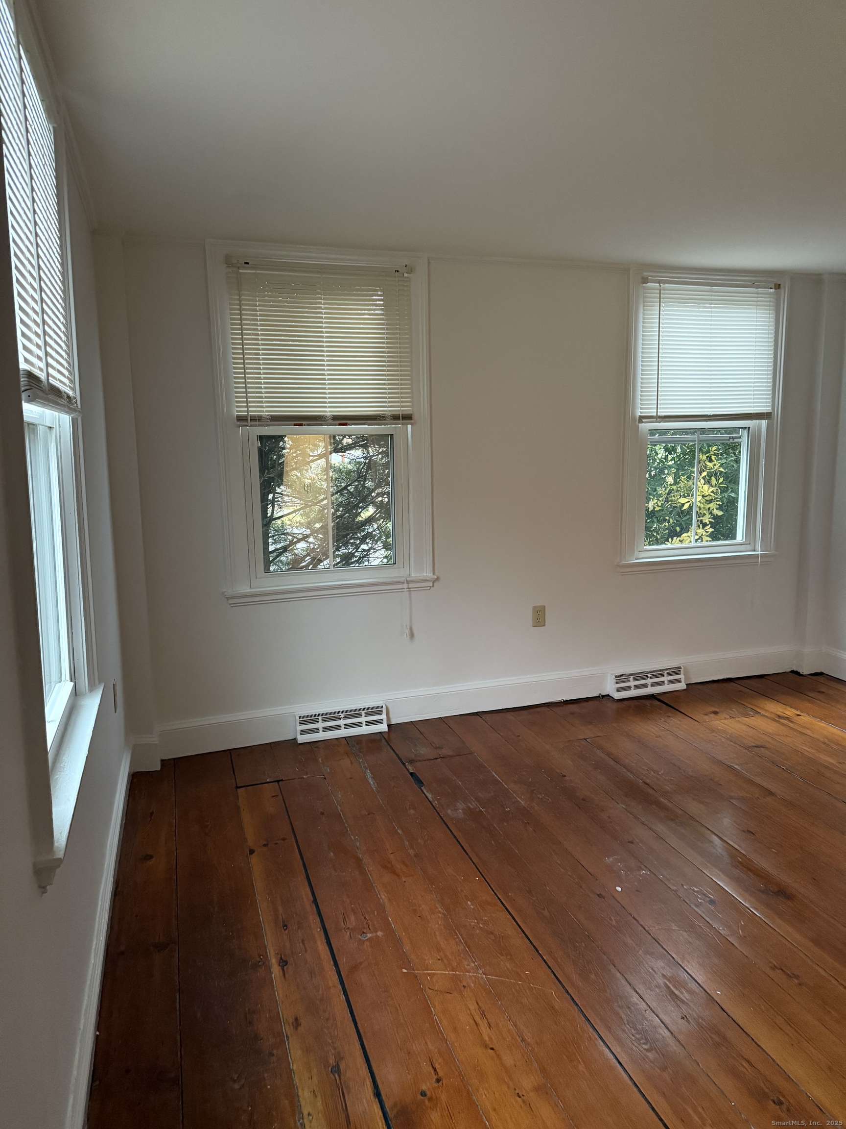 259 Old Whitfield Street 1